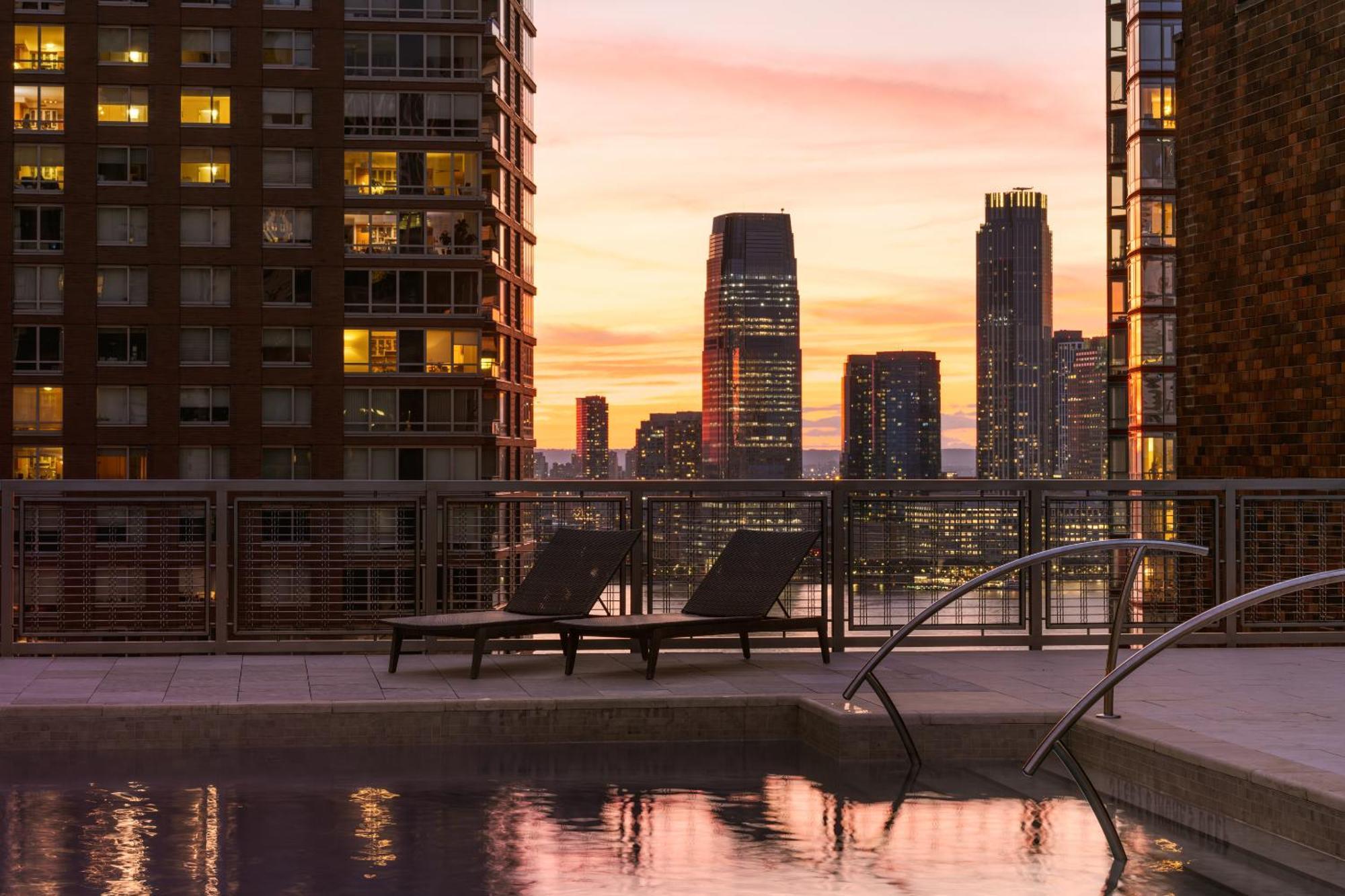 Sonder Battery Park Apartahotel 2*
